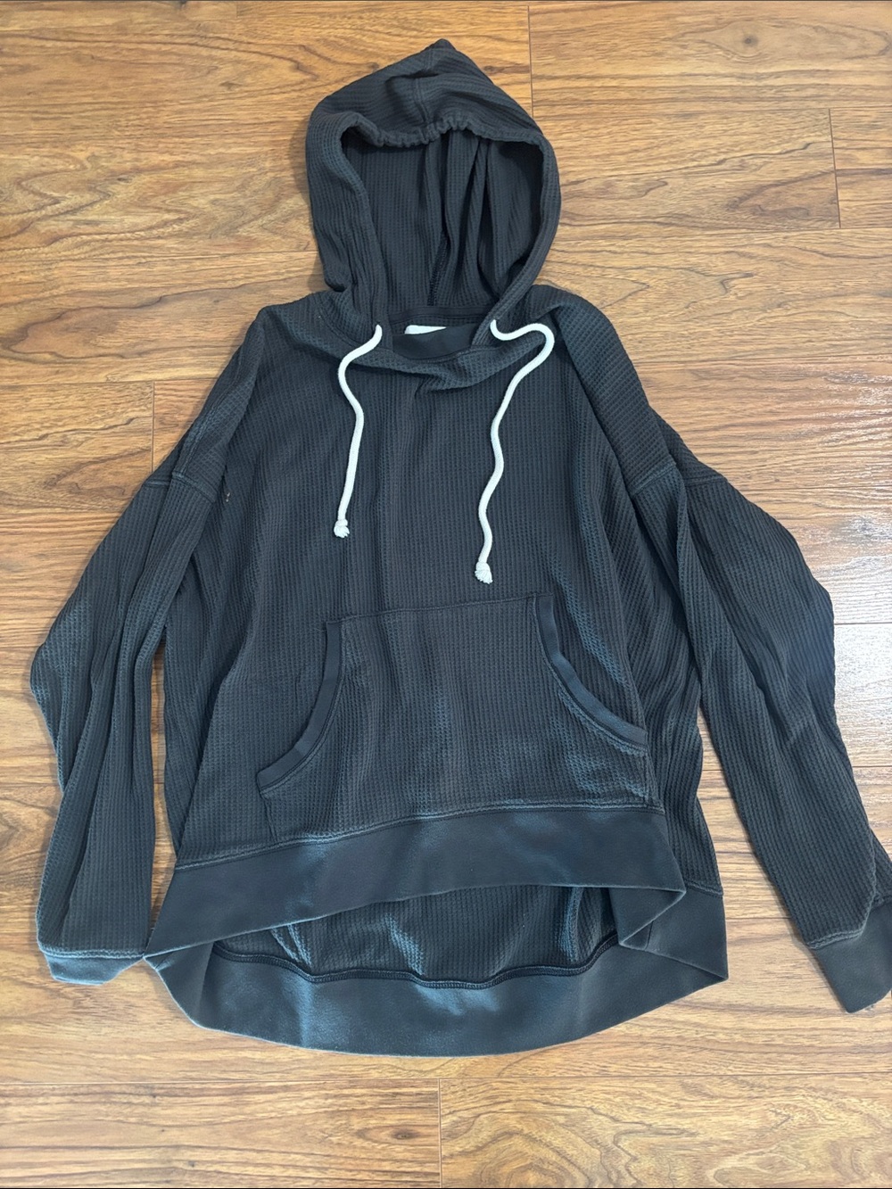 aerie Charcoal Gray Hooded Waffle-Knit Pullover with White Drawcords Oversized S